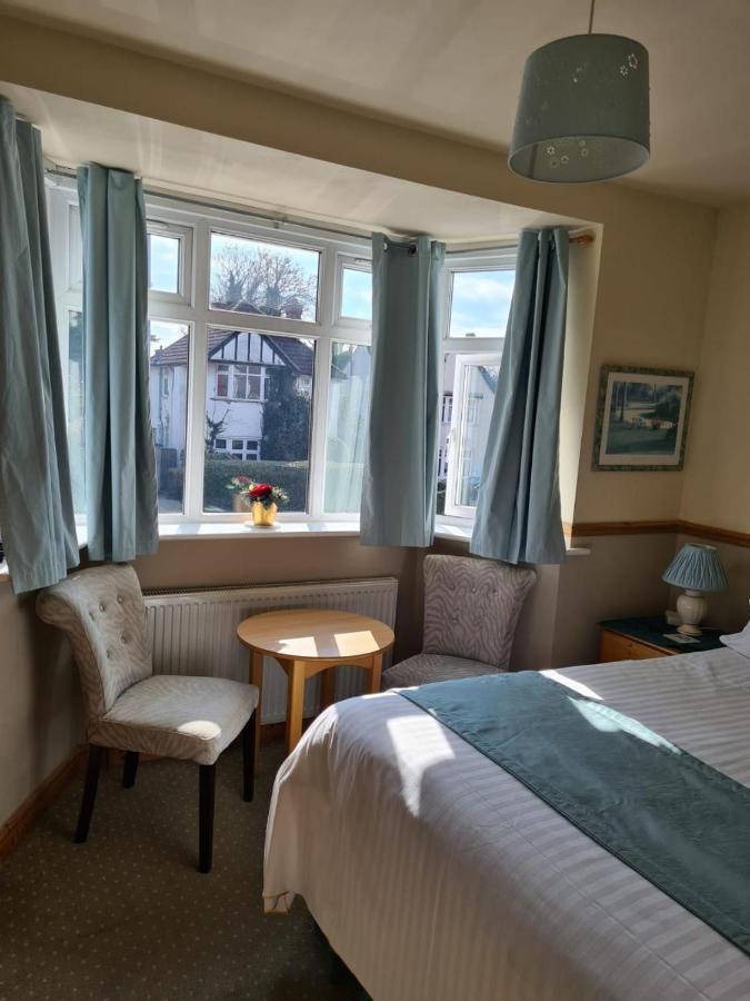 Alington House Bed & Breakfast CBG Екстериор снимка