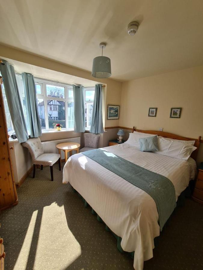 Alington House Bed & Breakfast CBG Екстериор снимка