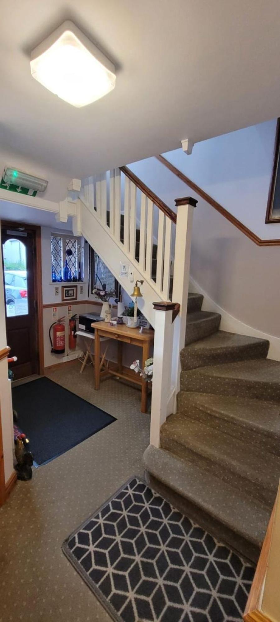 Alington House Bed & Breakfast CBG Екстериор снимка