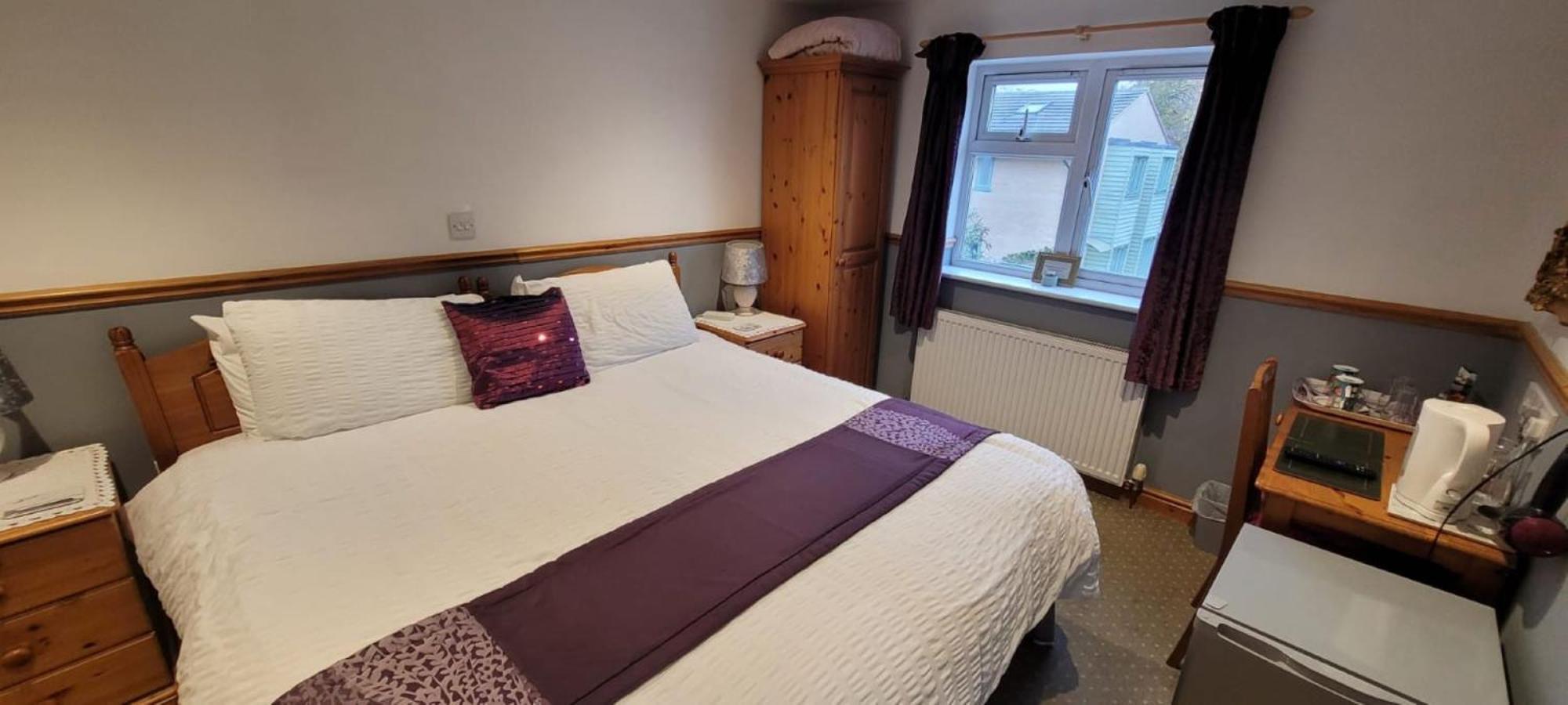 Alington House Bed & Breakfast CBG Екстериор снимка