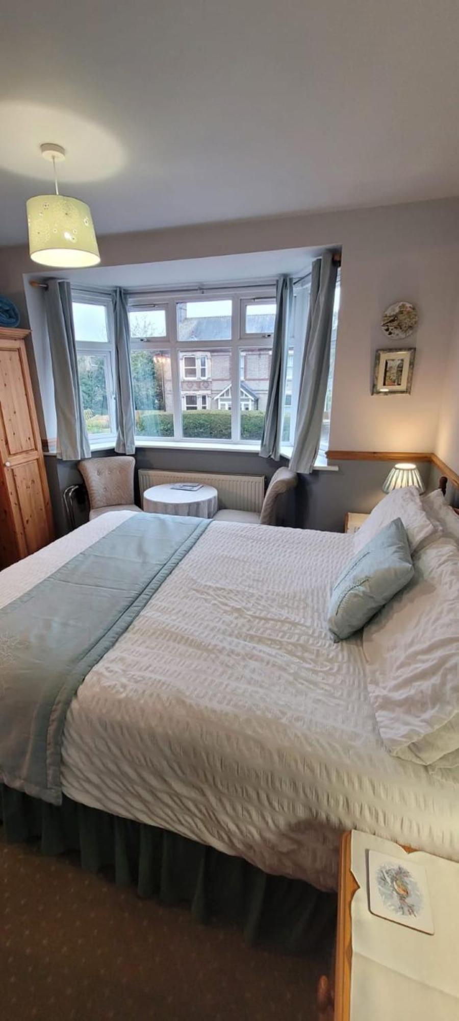 Alington House Bed & Breakfast CBG Екстериор снимка