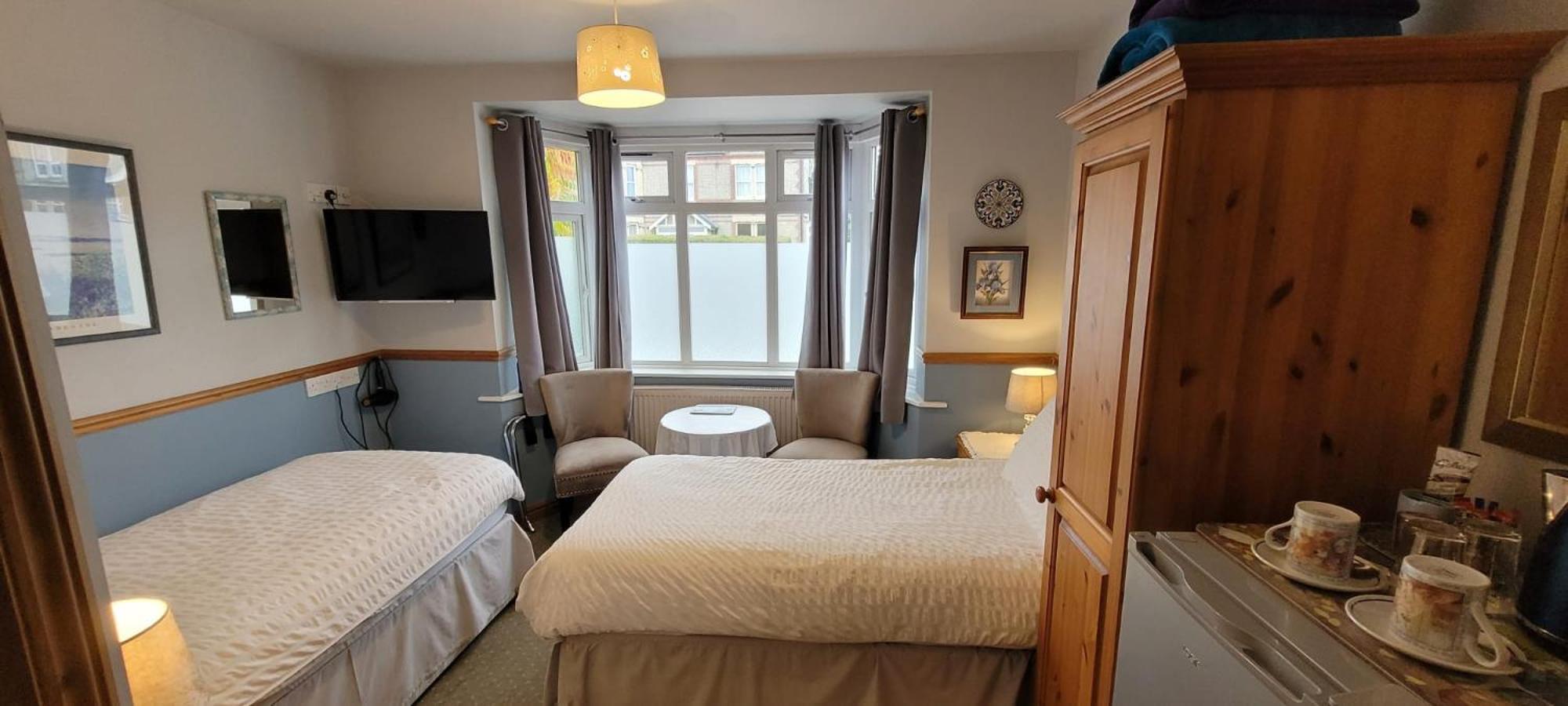 Alington House Bed & Breakfast CBG Екстериор снимка