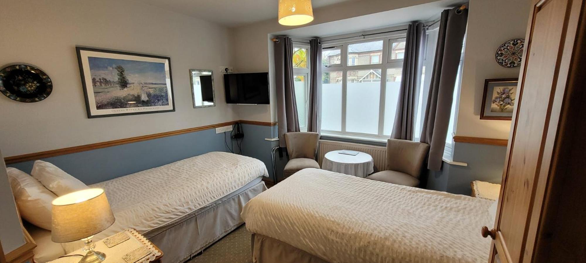 Alington House Bed & Breakfast CBG Екстериор снимка
