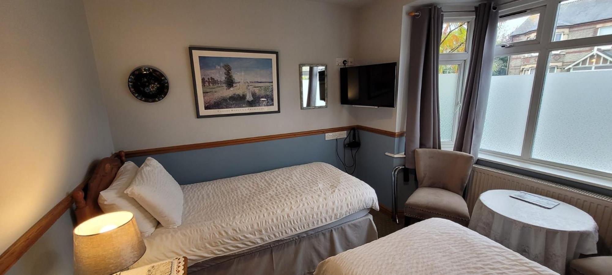 Alington House Bed & Breakfast CBG Екстериор снимка