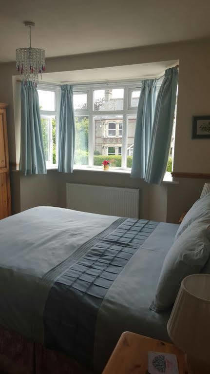 Alington House Bed & Breakfast CBG Екстериор снимка