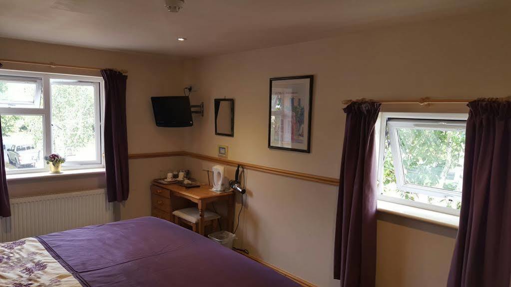 Alington House Bed & Breakfast CBG Екстериор снимка